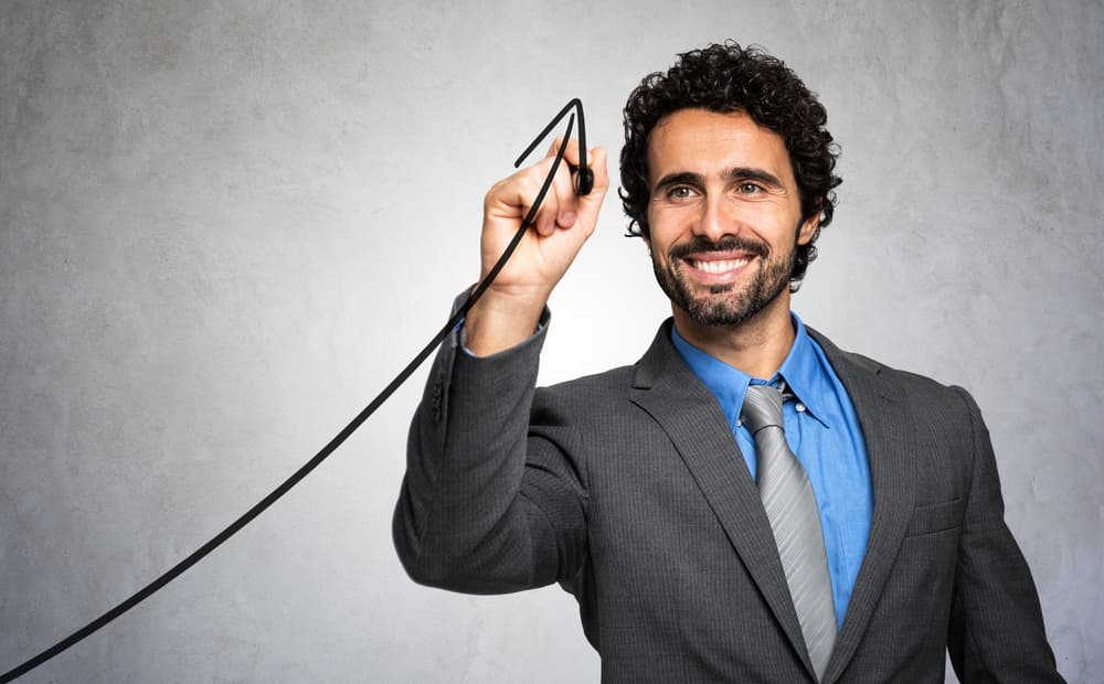 Urano seguirá retrógrado en tu signo, pero este movimiento te servirá para que reflexiones sobre ciertos asuntos que hasta ahora no le habías dado la importancia que requerían, particularmente económicos. Una proposición laboral puede desconcertarte o tomarte por sorpresa. No te niegues la posibilidad de una mejora, y aunque no habías pensado trasladarte o cambiar de trabajo, esta puede ser una interesante oportunidad para ti. Existe una tendencia a la temeridad y podrías salir a la calle mal abrigado y esto sería peligroso para tu salud. Cuídate más.