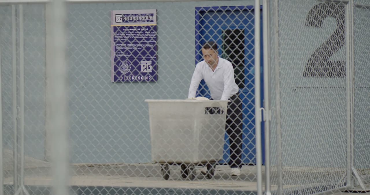 From episode one, we saw the laundry carts draw Joaquin’s attention. Stay tuned to find out what ideas came to his mind every time he saw them roll down the aisles.