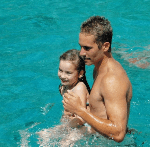 De acuerdo con información de la revista People, Meadow era muy cercana a su padre, con quien solía practicar diversos deportes acuáticos.