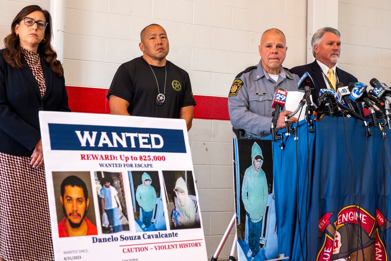 Durante este tiempo, hemos visto de distintas maneras a Danelo Cavalcante, lo que ha hecho pensar si quizá en algún momento recibió ayuda para mantenerse prófugo. Tras su captura, afirmó haber sobrevivido comiendo sandías.