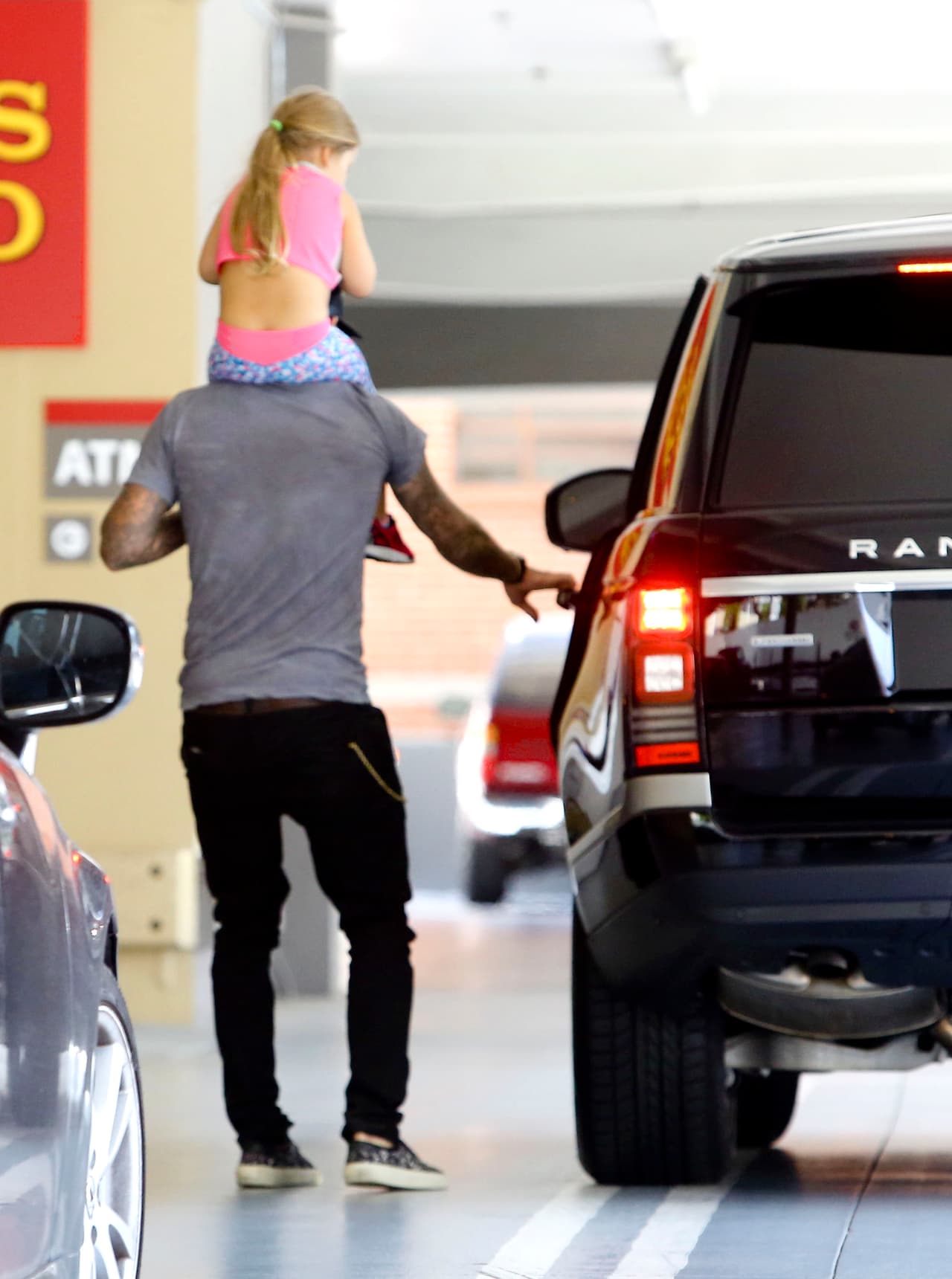 Padre e hija tienen una linda 'date' y salen solitos por un rico postre.