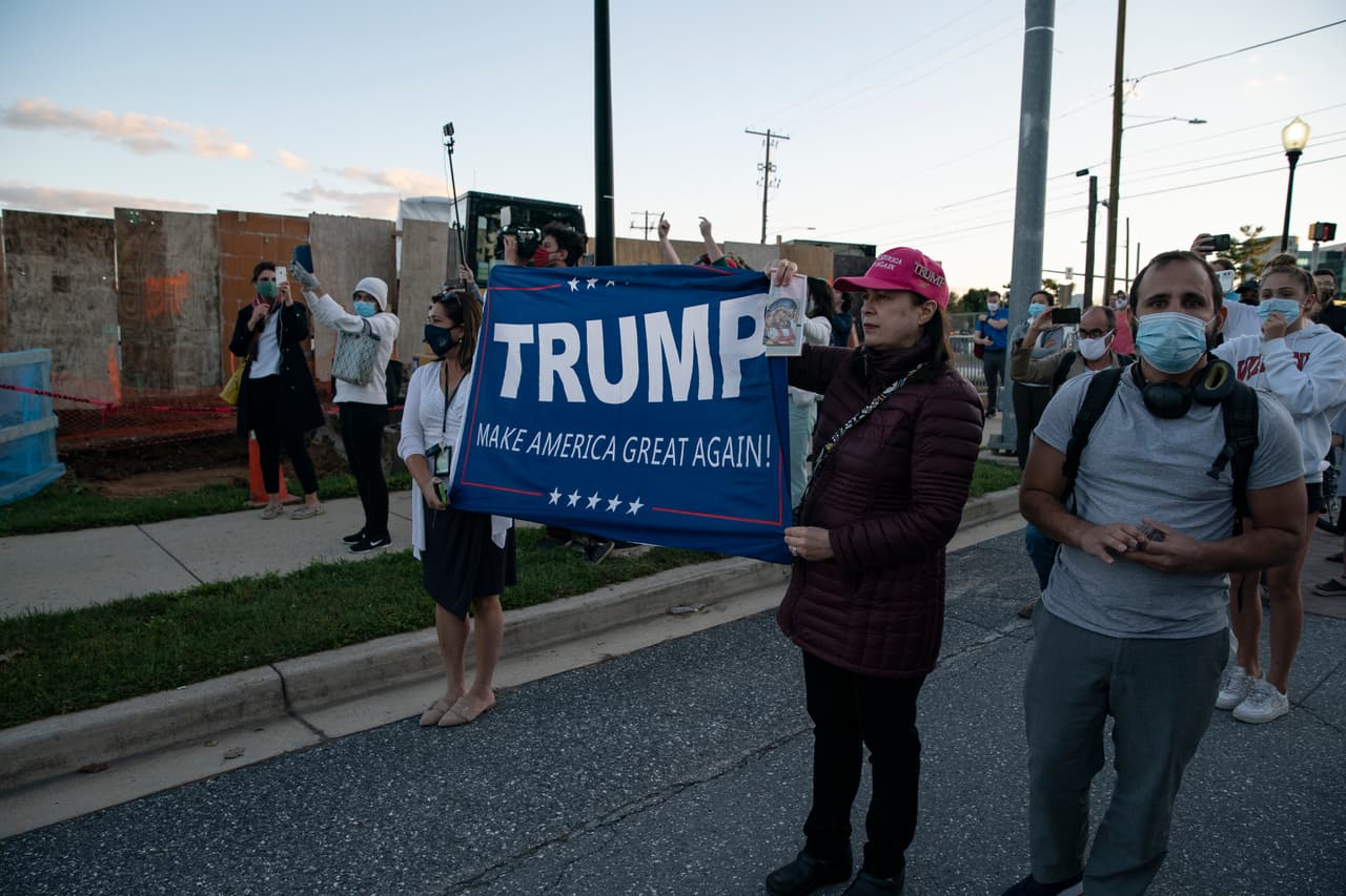 Simpatizantes de Trump a las puertas del Hospital