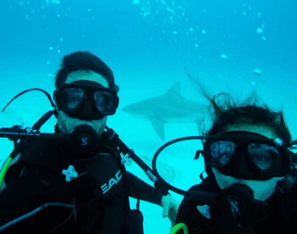 Ha podido compartir esta pasión con su novia Angelique Boyer.