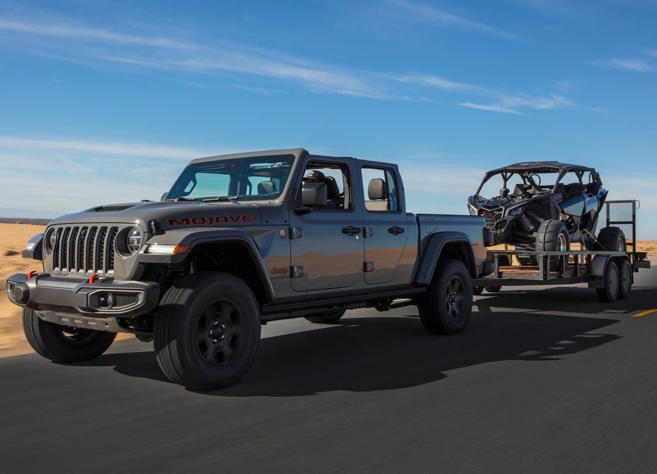 Y aunque la capacidad de carga de la Mojave se mantiene igual a la Rubicon, es en la capacidad de remolque donde estas mejoras pasan factura, disminuyendo de 7,000 a 6,000 libras.