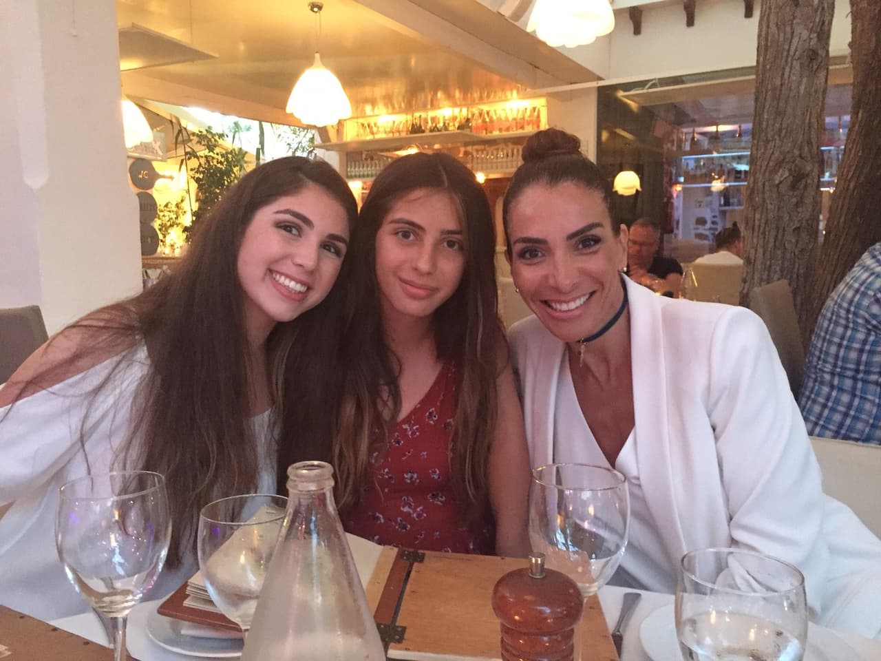 Maggie es una mamá súper consentidora.