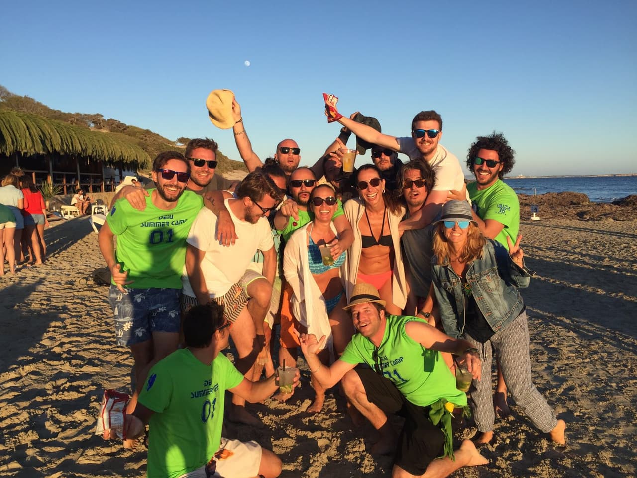 Otro día más celebrando la vida al maximo en la playa preferida por lo famosos, Playa de Las Salinas, Ibiza.