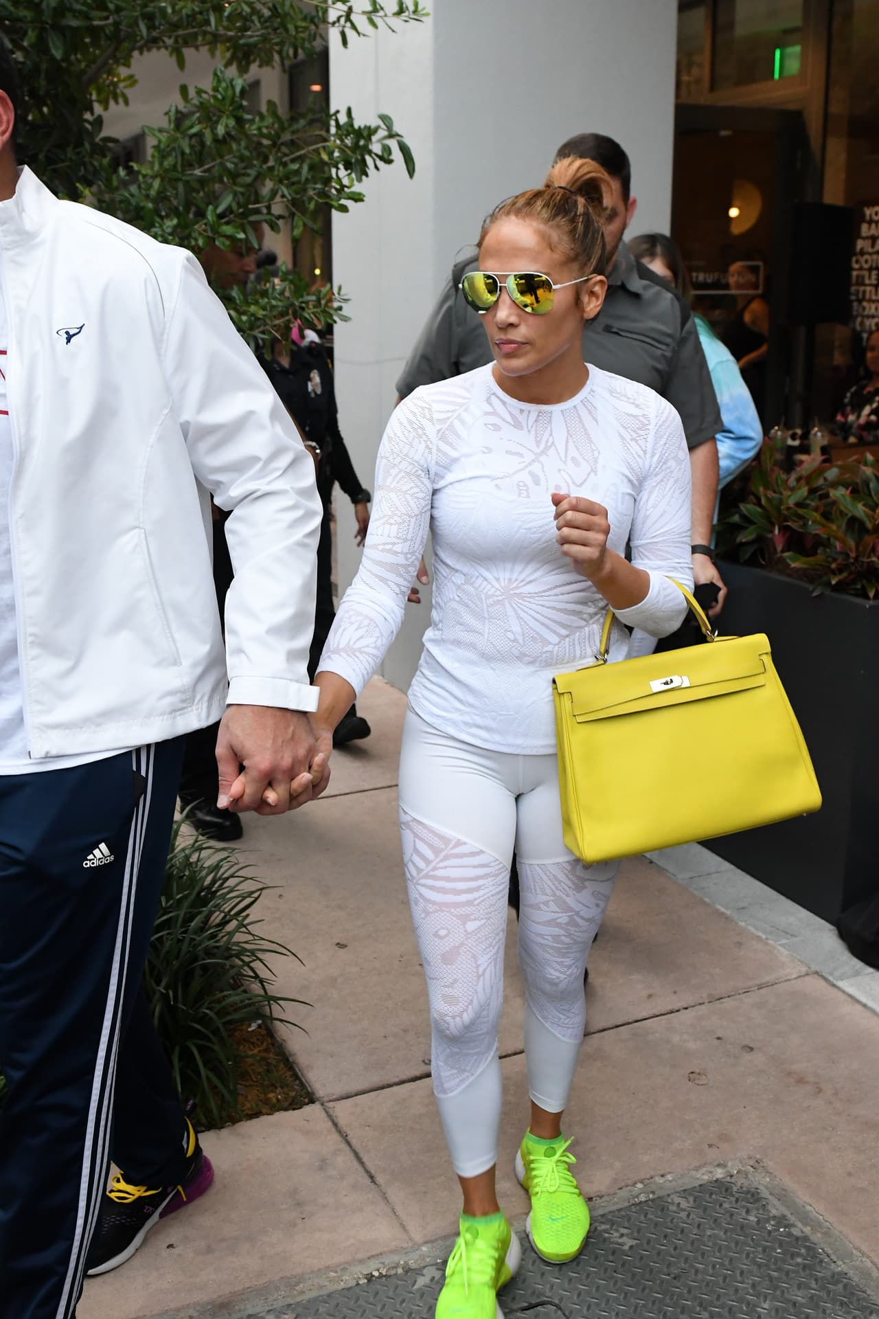 Ella es muy atenta con sus hijos y cumple con las visitas de rigor a su colegio donde "todo el mundo es muy respetuoso" a pesar de su gran popularidad. "Ellos saben que estoy ahí por mis hijos y me respetan. Yo lo agradezco", dijo.