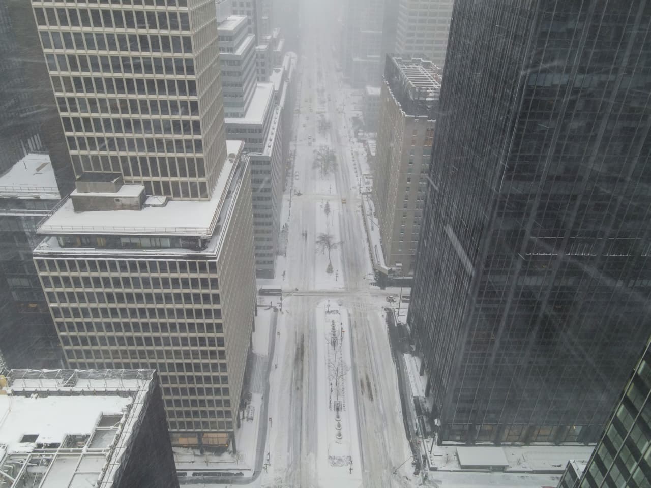 Una vista aérea de Park Avenue durante la tormenta.