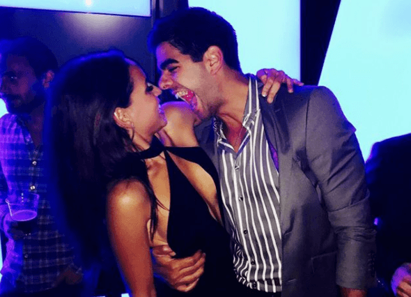 En sus redes sociales ha compartido diversas imágenes al lado de un enigmático chico de quien se desconoce su identidad, ya que en las instánteas la actriz no agrega etiquetas o descripción alguna.