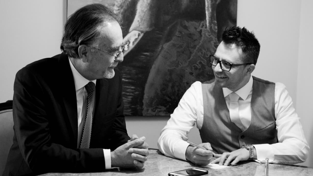 <b>Julián Heredia:</b> Productor Asociado
<br>"A mi padre, al que siempre escucho y siempre es sabio. Gracias por tus palabras en cada etapa de mi vida".