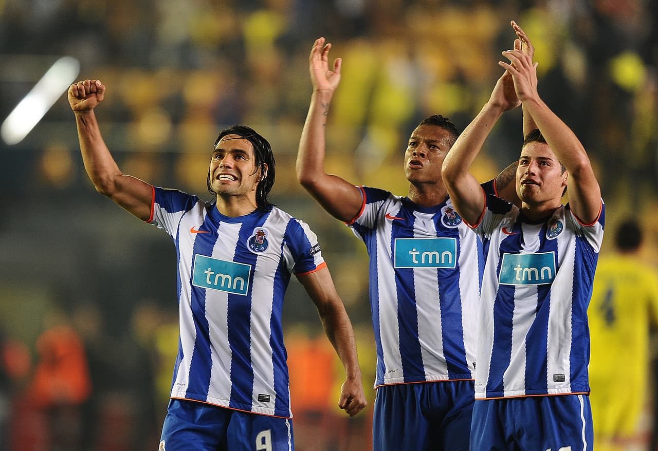 En 2010 llegó al Porto por más de 5 millones de euros donde también brilló y logró ganar tres Ligas, una copa, tres supercopas y una UEFA Europa League junto con sus compatriotas Radamel Falcao y Freddy Guarín.
<br>