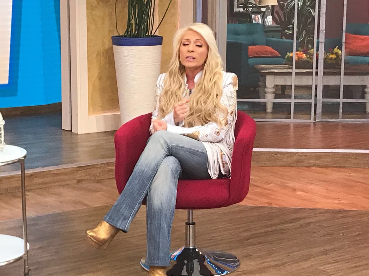 El tema de los excesos en su pasado, y como Dios entró en su corazón no podía faltar en esta charla.