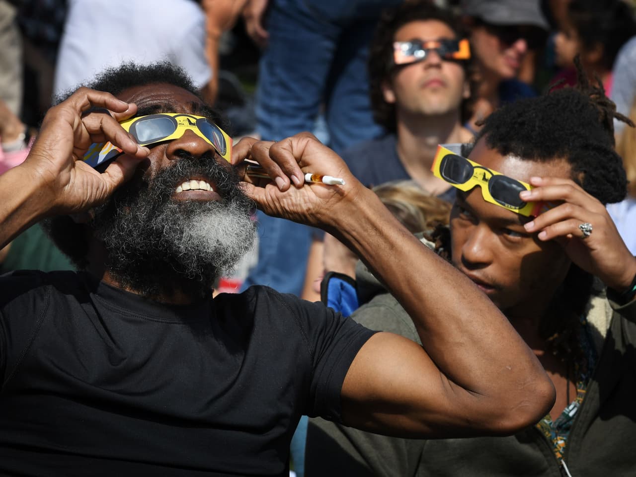 Muchos angelinos detuvieron sus rutinas para disfrutar de un evento único.