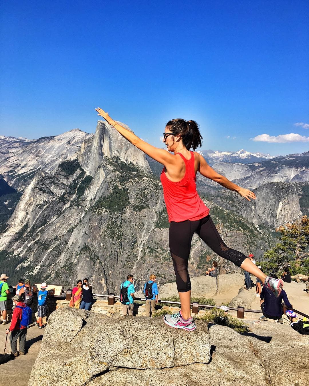 Cada paisaje la llena de inspiración y la hace reflexionar sobre la vida, como en esta ocasión en la que visitó por primera vez el Parque Nacional de Yosemite en las montañas de Sierra Nevada, California. "La vida se trata de buscar un balance y disfrutar el presente", escribió al pie de la fotografía pan´oramica.