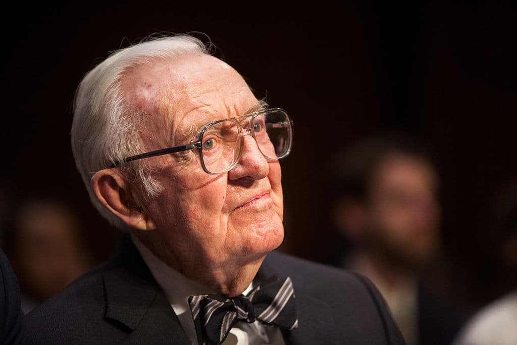 Fallece John Paul Stevens, exmagistrado de la Corte Suprema de EEUU