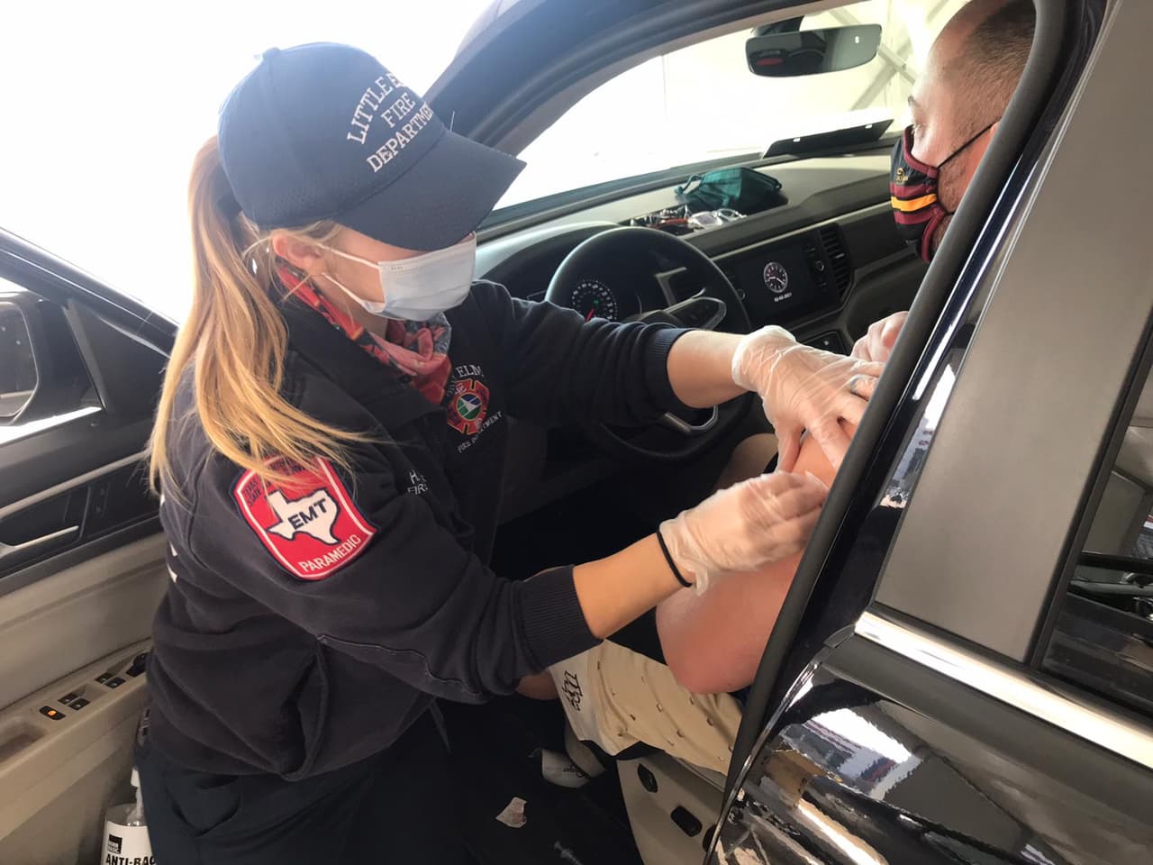 El condado de Denton dijo que está pidiendo voluntarios para este mega centro de distribución de vacunas contra el coronavirus.