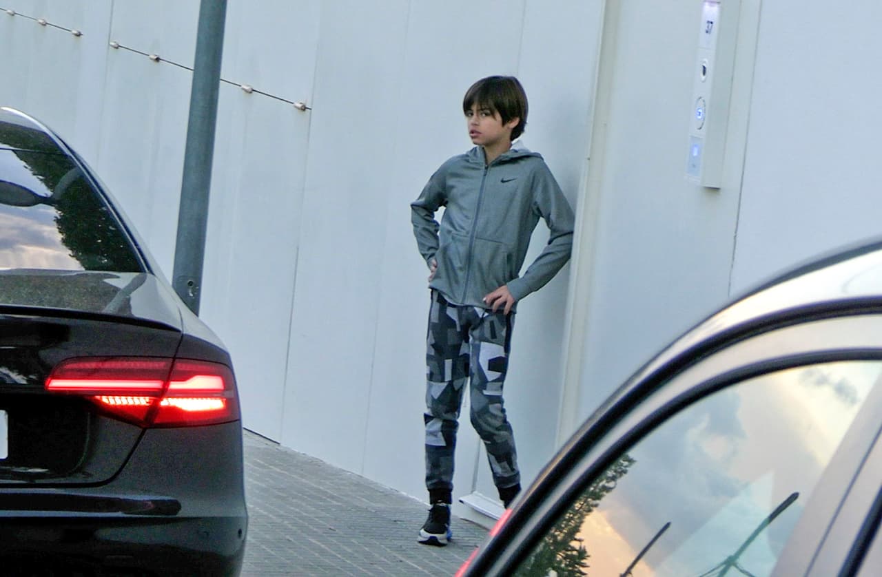 La agencia The Grosby Group dio a conocer que la tarde del 30 de noviembre, el fundador de Kosmos Global Holding S.L. se reunió con Milan.
<br>