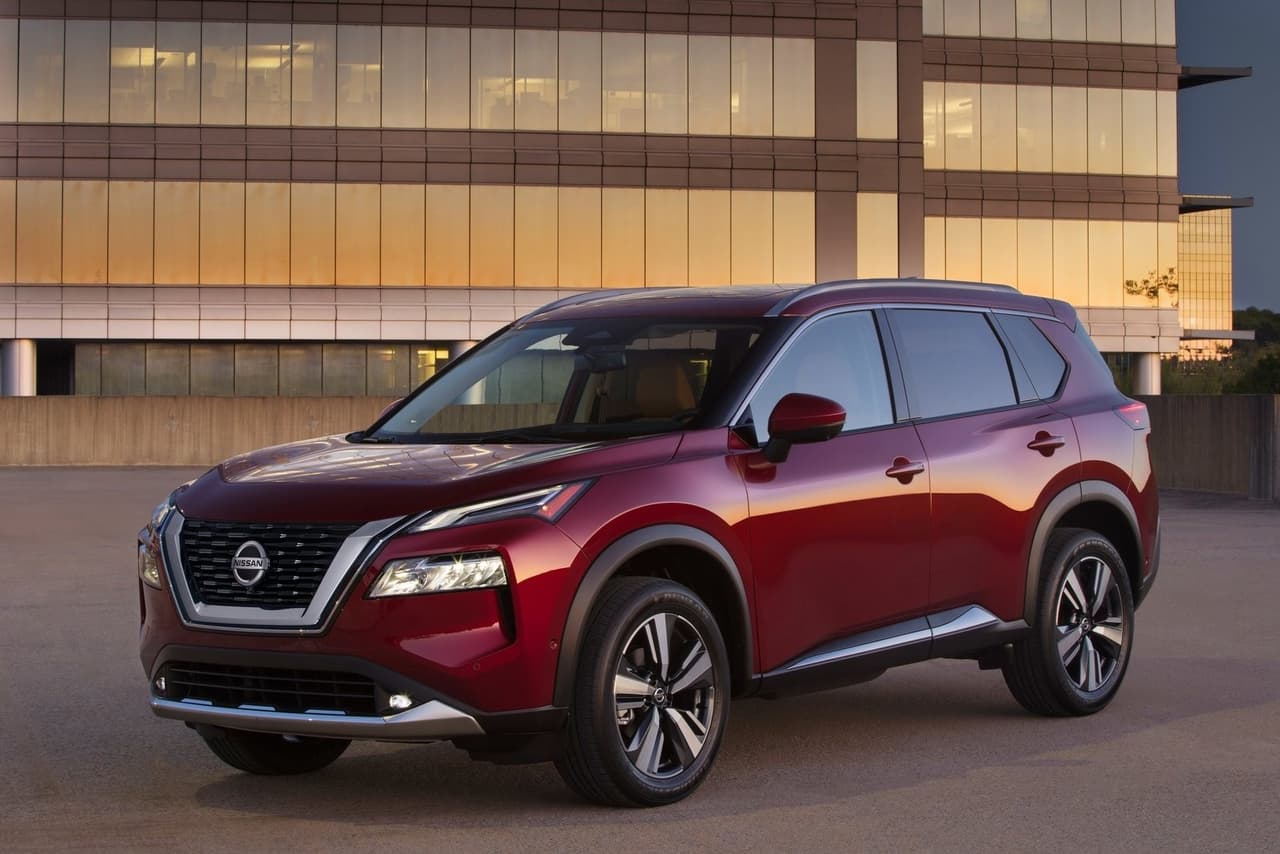 <h3 class="cms-H3-H3"><b>7. Nissan Rogue</b></h3>
<br>
<br>285,602 unidades vendidas durante 2021.
<br>
<br>Comparado al 2020, las ventas de la Nissan Rogue aumentaron un 25%. Este salto tan considerable en sus ventas en parte se debe a que para su edición 2021, esta SUV compacta fue totalmente rediseñada.
<br>