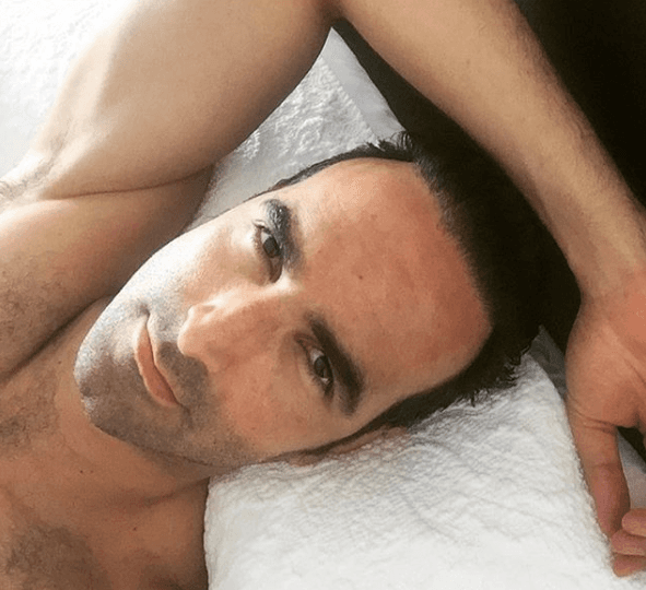 Otro de los protagonistas es Emanuel Espitia, personaje interpretado por el actor Arturo Barba.