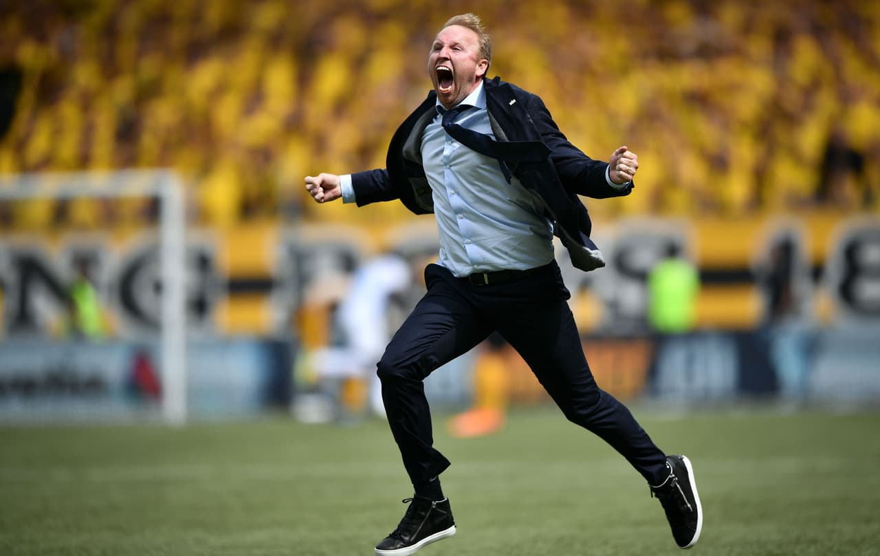 ¿Y Pável y Osorio pa' cuándo? Compañero de ambos en Stuttgart ya es DT de Europa League