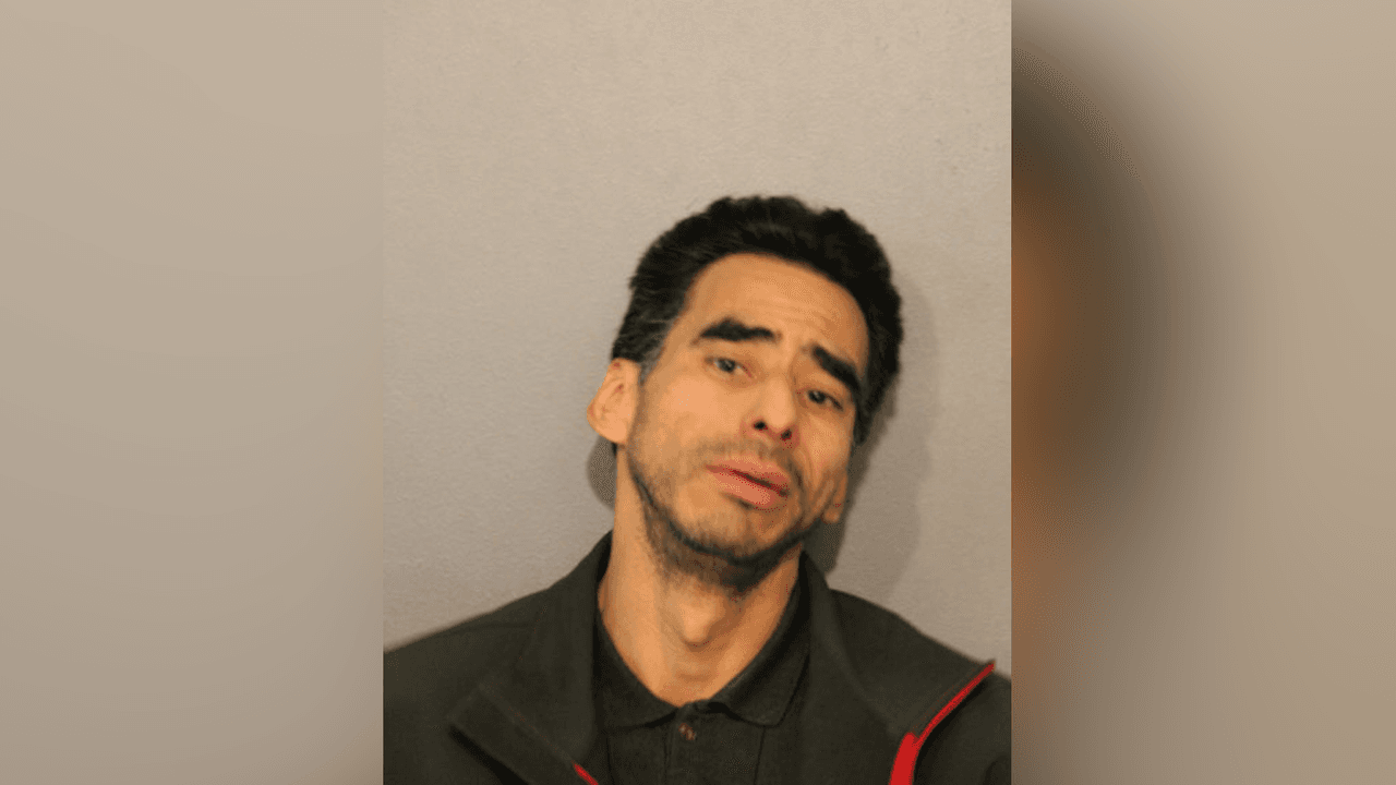 Christopher Puente, 34 años. Presunto agresor que ahora enfrenta cargos en este caso.