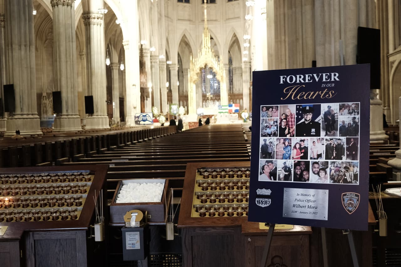 Mora era el hijo menor de una familia dominicana de East Harlem.