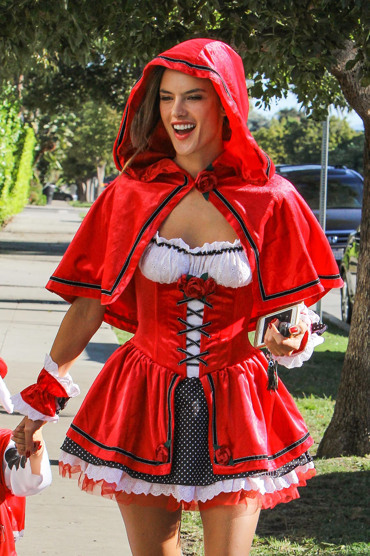 ¡Ay, pero qué Caperucita tan herrrrmosa!