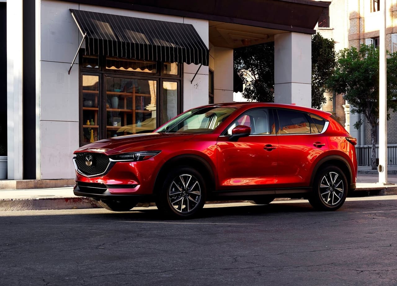 <h3 class="cms-H3-H3"><b>21. Mazda CX-5</b></h3>
<br>
<br>146,420 unidades vendidas durante 2020.
<br>
<br>Comparado al 2019, las ventas de la Mazda CX-5 cayeron un 5.3%.
