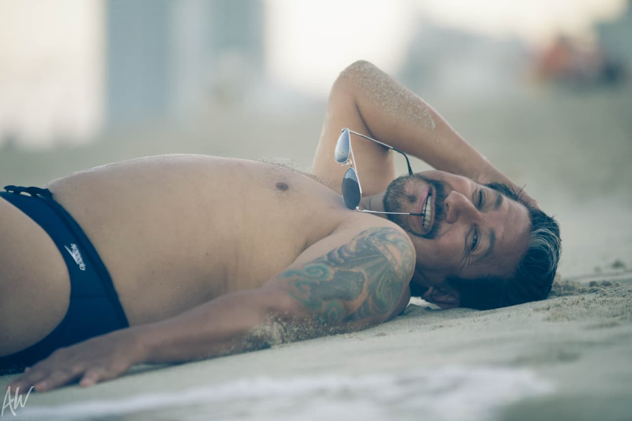 Mientras que
<b>El Feo</b> se sent铆a sirena.