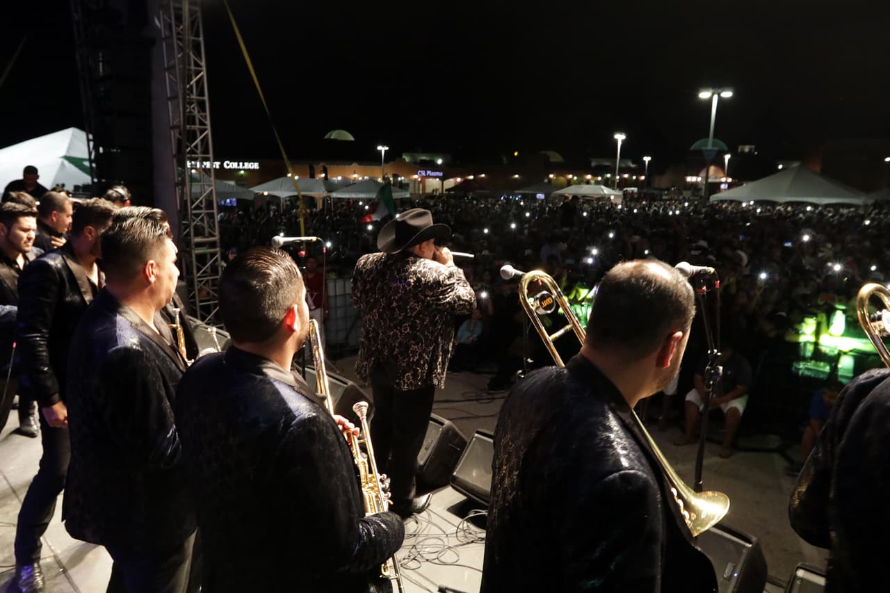 Uforia Dallas celebró en grande en La Gran Plaza