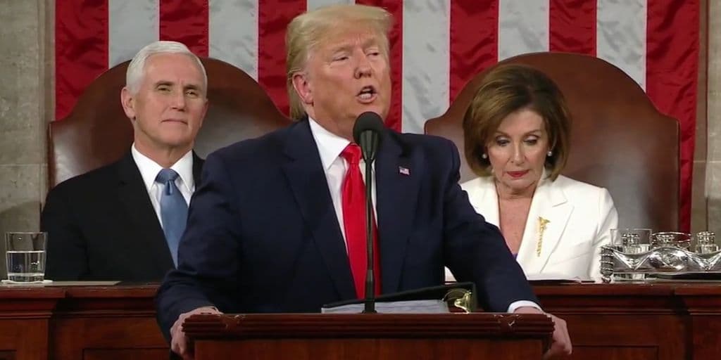 <a href="https://www.univision.com/local/philadelphia-wuvp/acusan-a-escuelas-charter-en-pennsylvania-de-no-realizar-una-buena-labor-al-educar-a-menores">La elección de escuela ha sido criticada por los demócratas</a>, quienes dicen que este mecanismo elimina los fondos críticos de las escuelas públicas vulnerables, creando mayores brechas de oportunidades para los estudiantes en distritos escolares con dificultades.