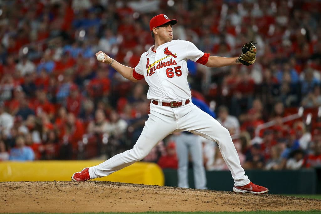 Giovanny Gallegos gana y Humberto Castellanos pega home run