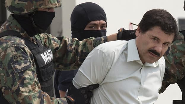 El narcotraficante Joaquín Guzmán Loera "El Chapo Guzmán" es capturado por tercera vez en un operativo de la marina mexicana después de la fuga el 11 de julio de 2015.