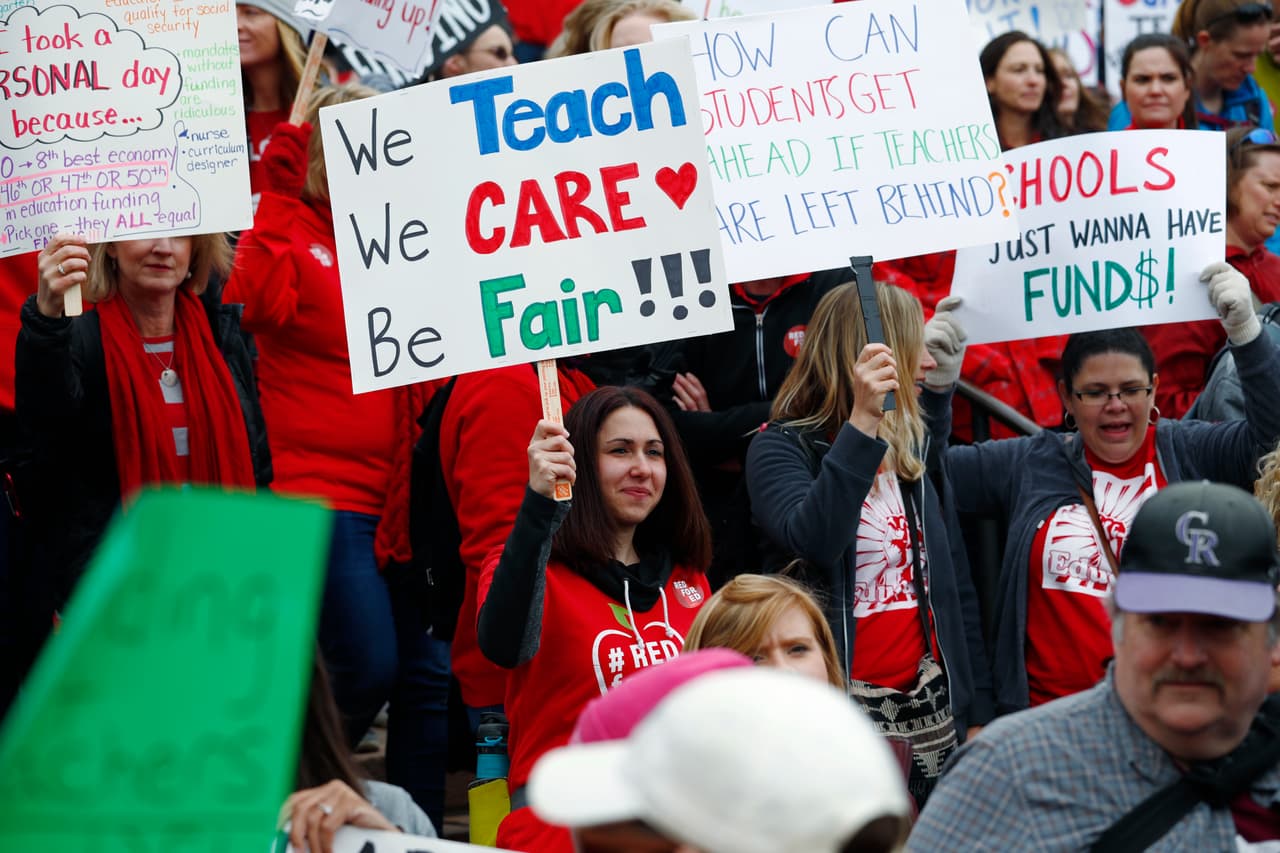 “Algunos meses he tenido que escoger entre comida o gasolina”: los maestros de Colorado nos cuentan por qué protestan y qué necesitan