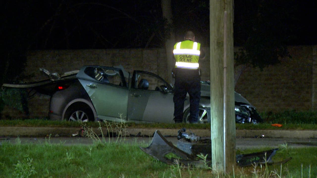 Según un sargento de la Policía, el conductor de la pick up era un hombre de entre 40 y 50 años que conducía intoxicado.