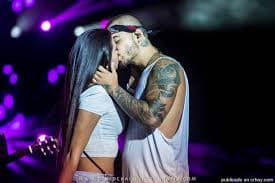 Cada vez que tiene una presentación 
<b>Maluma </b>hace lo mismo.