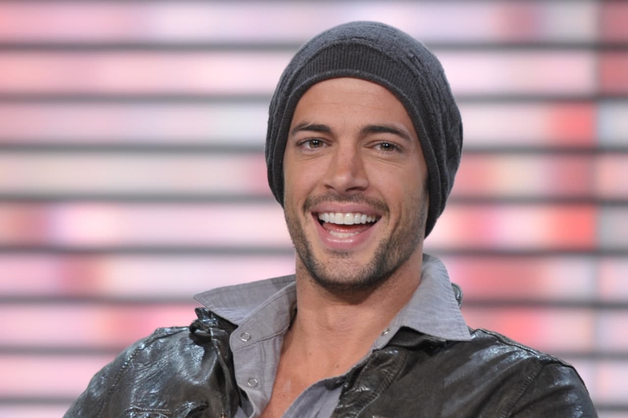 El sexy cubano llegará a la fiesta de Premios Juventud listo para consentir a sus seguidoras.