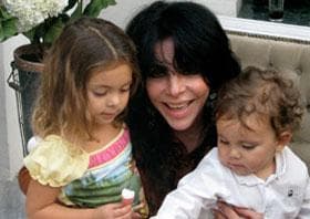 Verónica Castro tiene otros dos nietos: la pequeña Simone y Zaratrusta, hijos del segundo matrimonio de Cristian Castro con Valeria Liberman.