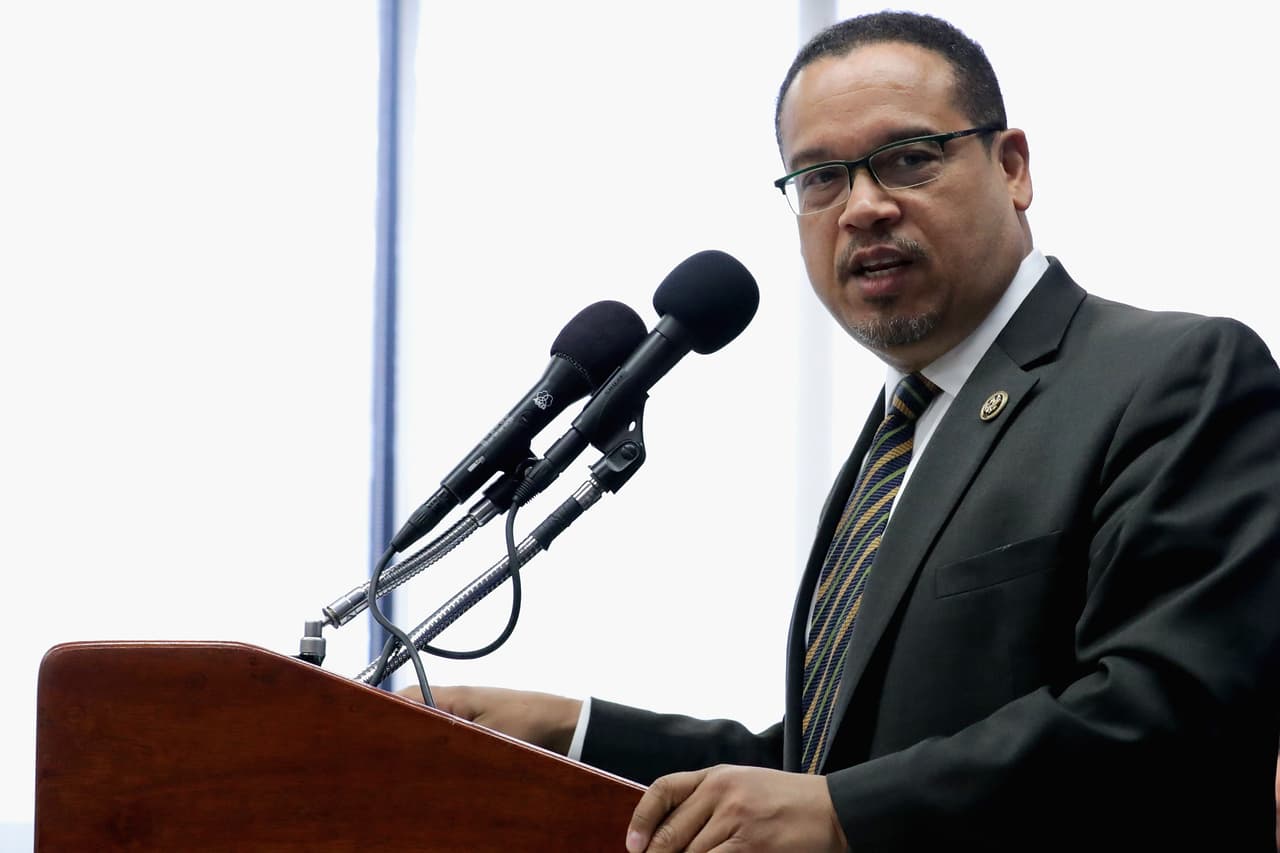 Keith Ellison, afroamericano, miembro del Caucus negro Congresional y presidente del Caucus Prosesista, es uno de los dos musulmanes en la Casa de Representantes.