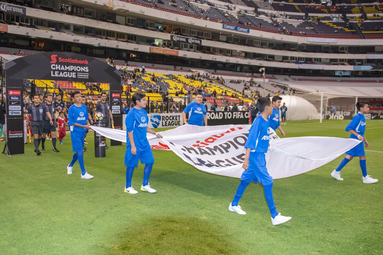 El protocolo en la ceremonia fue acorde a la importancia de los cuartos de final de una Liga de Campeones de Concacaf.