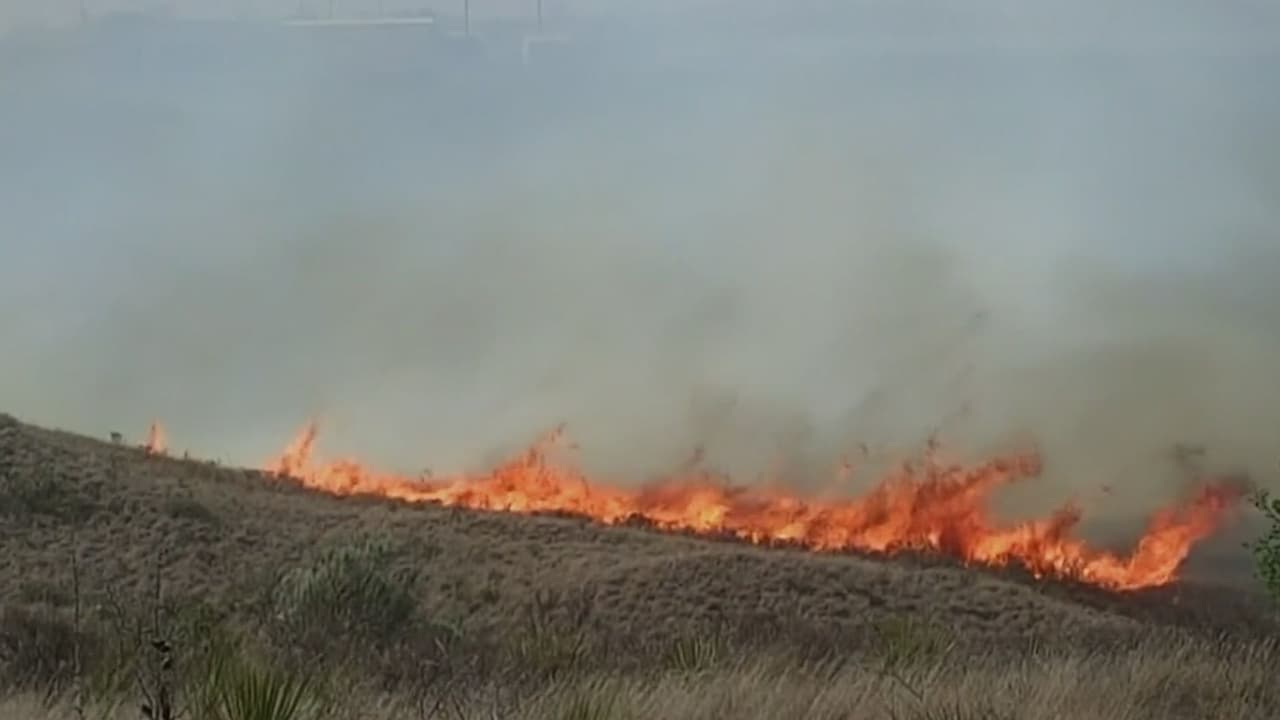 California en alerta: incendio Sandy arrasa Ventura