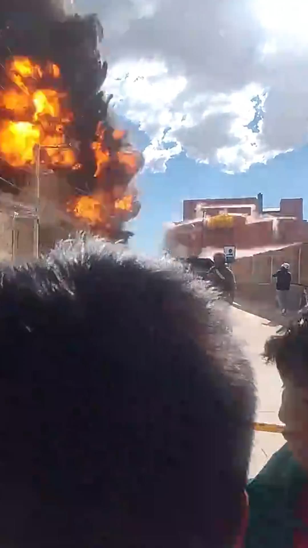 Fuerte explosión en un cuartel militar en Bolivia
