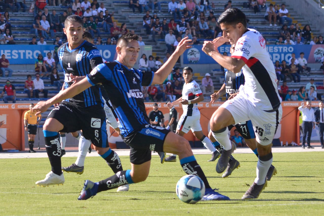 Lobos y Gallos disputaron un encuentro entetenido a pesar de jugar lejos de las áreas en los primeros minutos.