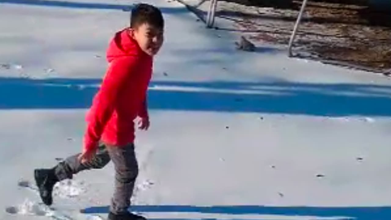 “Pues creemos que fue por el frío porque él estaba bien, el cenó, jugó y se acostó. Me dijo ya me voy a dormir”, indicó María Pineda, madre de menor.