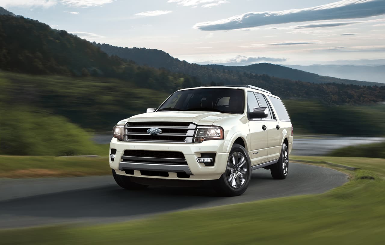 <b>Ford Expedition 2017</b>
<br>El conteo ubica en esta posición a la versión 2017 de esta SUV, ya que al igual que la Lincoln Navigator se espera un cambio de generación para este año. La queja para esta camioneta familiar es que pasaron 10 años y no se vio ningún rediseño, sólo la llegada del motor V6 EcoBoost en sustitución del V8. Si deseas mucho una Expedition habrá que esperar al modelo 2019 que llega en unos meses, con muchos beneficios en cuanto a manejo y equipamiento.