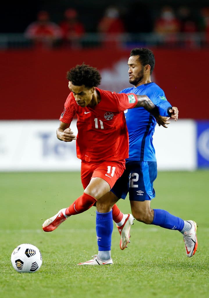 Atiba Hutchinson, Jonathan David y Tajon Buchanan fueron las estrellas canadienses que anotaron en la goleada 3-0 sobre El Salvador.