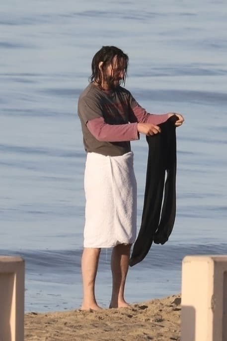 <b><a href="https://www.youtube.com/watch?v=O4iGNXsqghs" target="_blank">El aficionado de las motocicletas, cuyo hobby llevó a cofundar Arch motorcycle</a>,</b> sintió la necesidad de frenar para darse un chapuzón y no se resistió a hacerlo en el 'anonimato'.