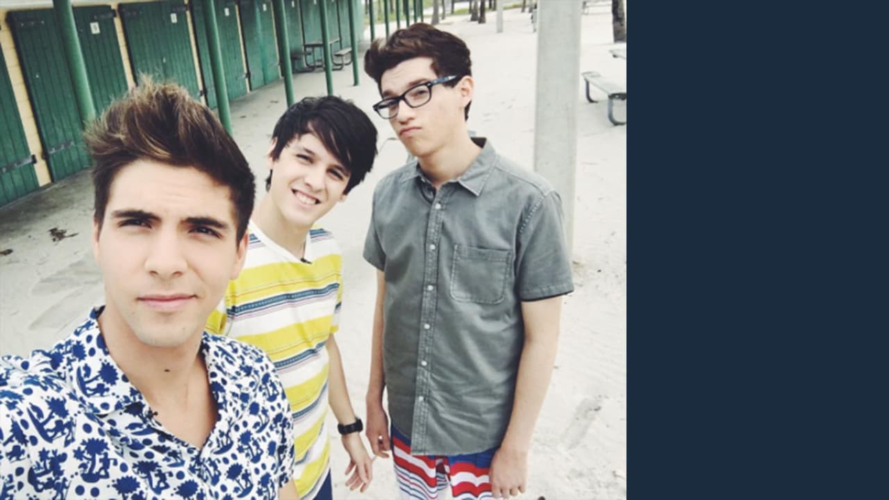 Todos saben que están luchando por el mismo sueño y al final sólo 5 serán los ganadores, pero esto no los detiene de ser buenos amigos y divertirse en su tiempo libre.