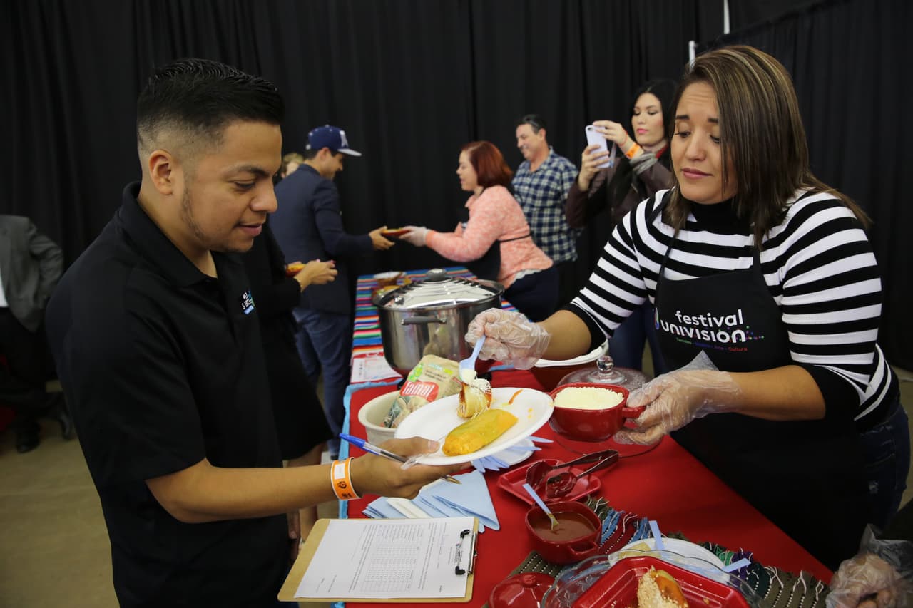 Miles disfrutaron de sabrosos tamales y la grata presencia de Alejandró Chabán