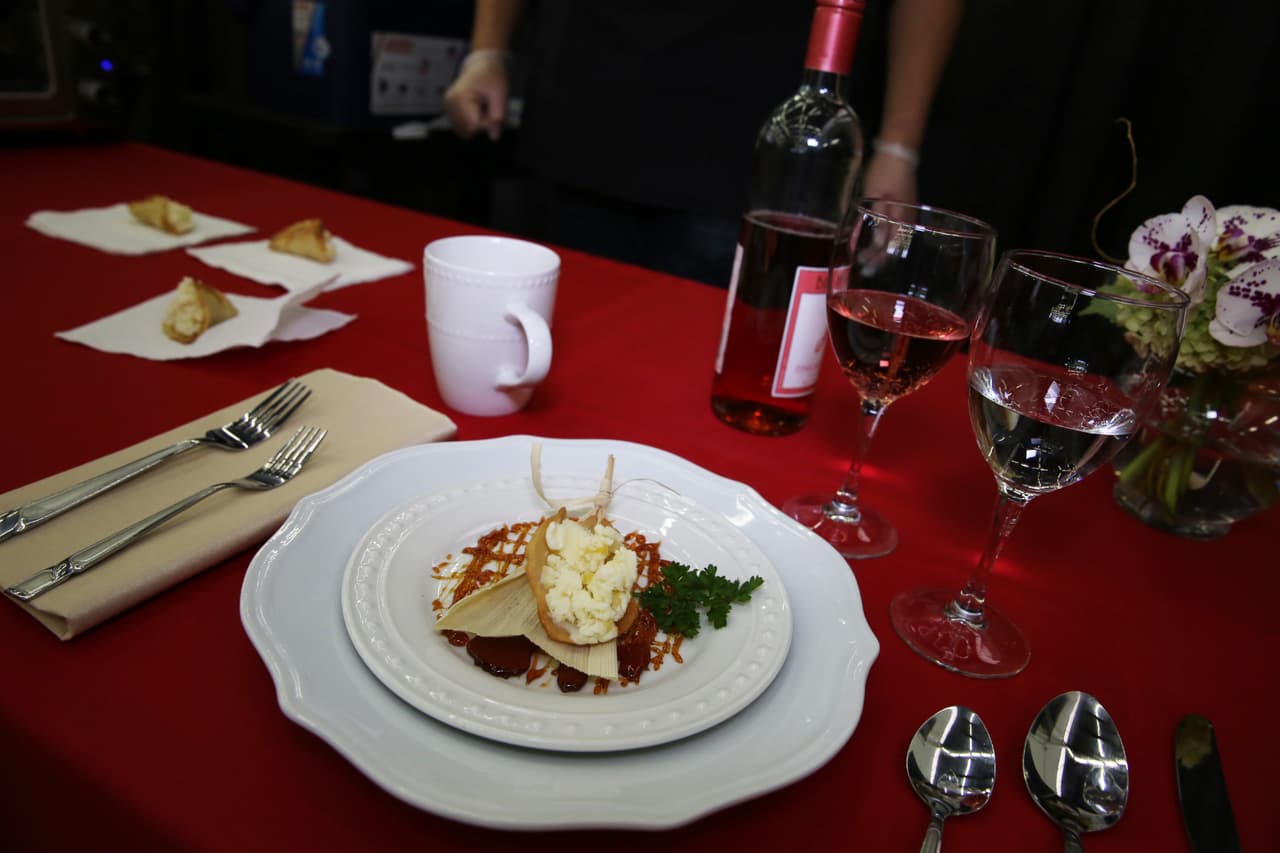 Miles disfrutaron de sabrosos tamales y la grata presencia de Alejandró Chabán